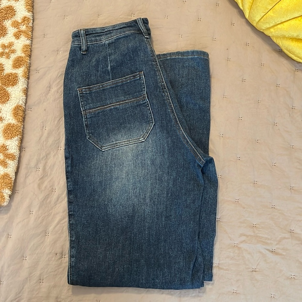 Arula Wide Leg Jeans